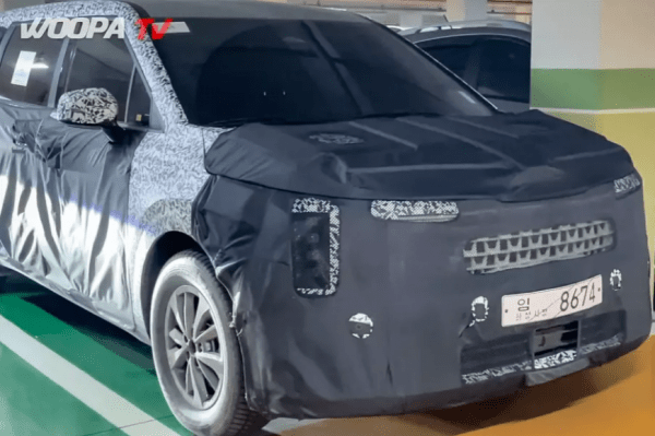 Kia Carnival в новом дизайне показан на первых шпионских фотографиях Kia Carnival в новом дизайне показан на первых шпионских фотографиях