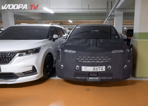 Kia Carnival в новом дизайне показан на первых шпионских фотографиях Kia Carnival в новом дизайне показан на первых шпионских фотографиях