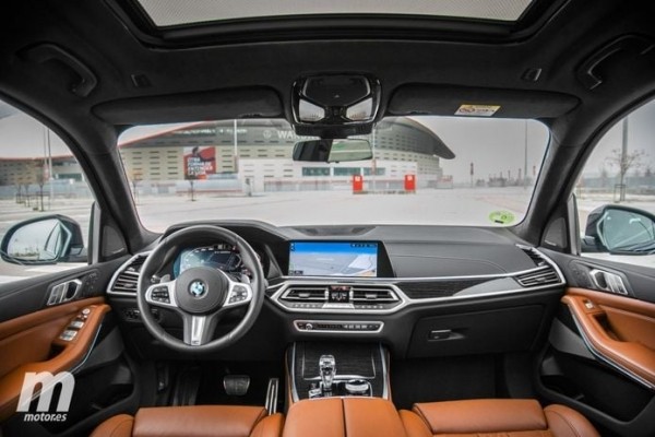 Компания BMW зарегистрировала патент на технологию солнечной зарядки от батарей на окнах