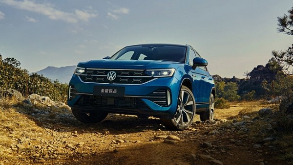 Компания Volkswagen тестирует новый Volkswagen Tiguan 2024 в зимних условиях Компания Volkswagen тестирует новый Volkswagen Tiguan 2024 в зимних условиях