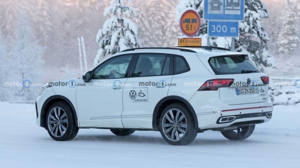 Компания Volkswagen тестирует обновленный кроссовер Volkswagen Tiguan