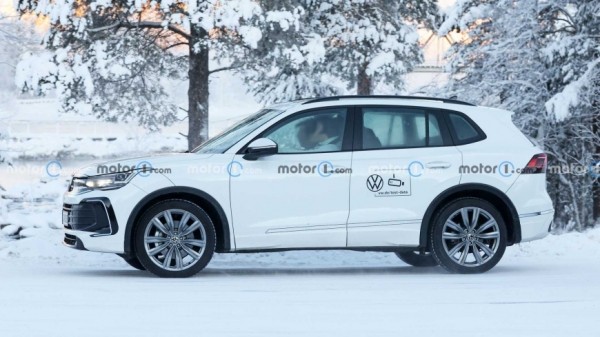 Компания Volkswagen тестирует обновленный кроссовер Volkswagen Tiguan