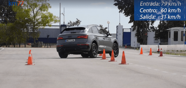 Купе-кроссовер Audi Q5 Sportback прошел «лосиный тест» на скорости 77 км/ч Купе-кроссовер Audi Q5 Sportback прошел «лосиный тест» на скорости 77 км/ч