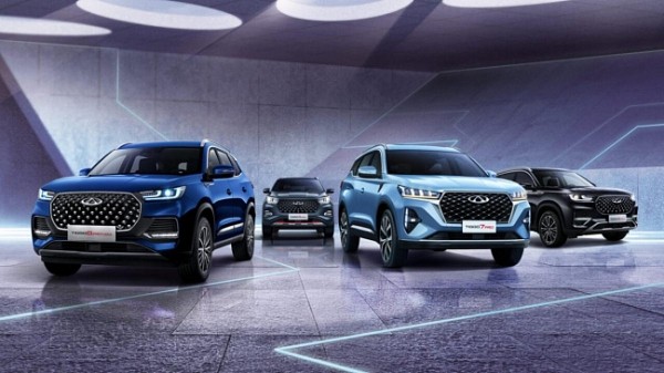 Мантуров заявил, что объем продаж автомашин без пробега в России составят 800 000 авто в 2022 году