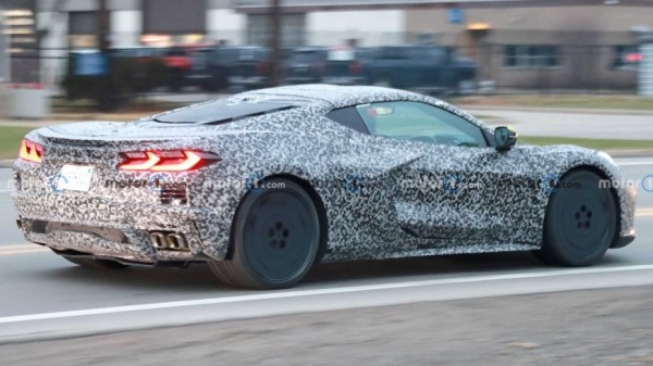 На тестах замечен прототип праворульного Chevy Corvette E-Ray На тестах замечен прототип праворульного Chevy Corvette E-Ray