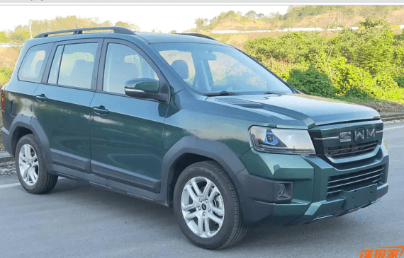 Новый кроссовер Ferrari Purosangue за 24,3 млн рублей впервые показали лондонской публике