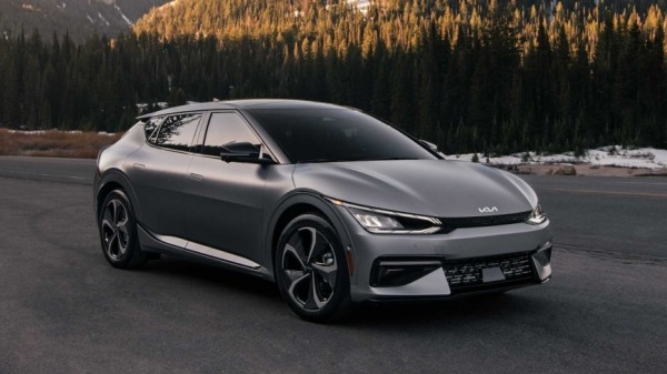 Сможет ли электрический Kia EV6 GT обогнать Lamborghini Aventador SVJ? Сможет ли электрический Kia EV6 GT обогнать Lamborghini Aventador SVJ?