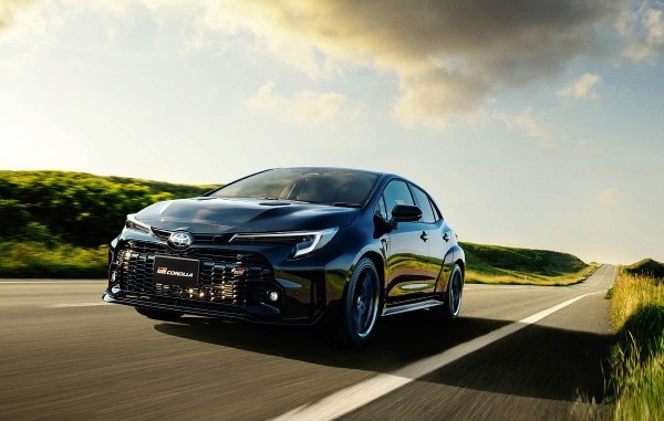 Toyota запускает лотереи для желающих получить GR Corolla RZ и двухместный Morizo Edition в Японии