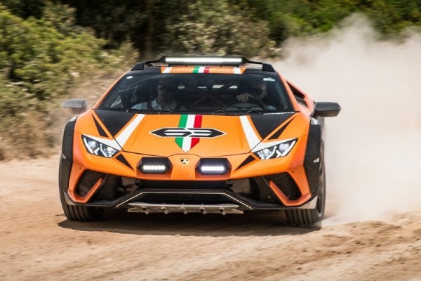 В Сети представлена более внедорожная версия суперкара Ferrari SF90 