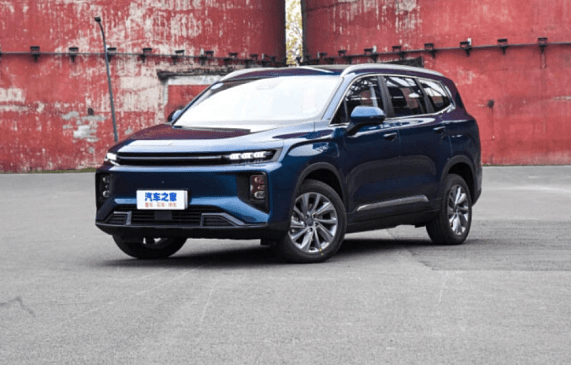 Забытый в гараже Aston Martin DB4 продадут за 1 млн долларов Забытый в гараже Aston Martin DB4 продадут за 1 млн долларов