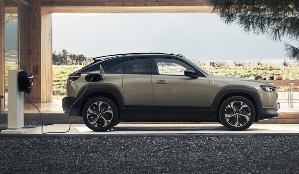 Роторный двигатель возрожден: представлена Mazda MX-30 R-EV Роторный двигатель возрожден: представлена Mazda MX-30 R-EV