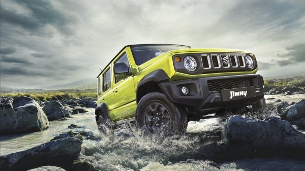 Внедорожник Suzuki Jimny впервые в истории получил пятидверную версию Внедорожник Suzuki Jimny впервые в истории получил пятидверную версию