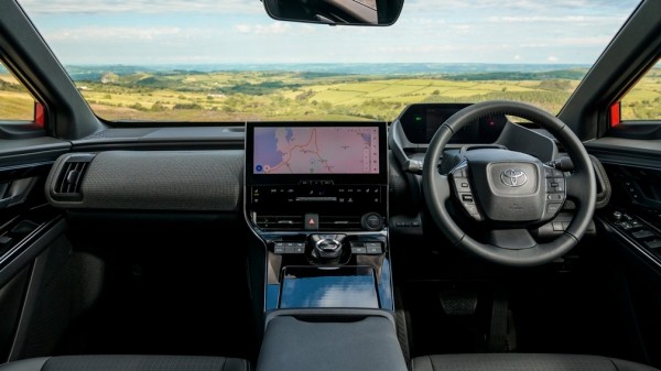 Стала известна стоимость электрокроссовера Toyota bZ4X в России Стала известна стоимость электрокроссовера Toyota bZ4X в России