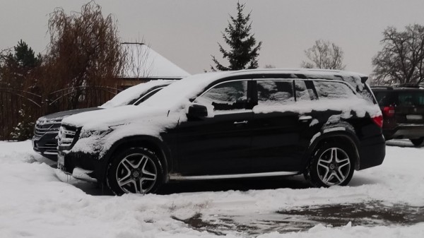 Раскрыты хитрости, которые помогут быстро очистить автомобиль от снега Раскрыты хитрости, которые помогут быстро очистить автомобиль от снега