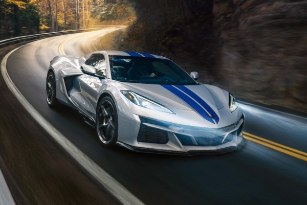 Подарок к юбилею: полноприводный Chevrolet Corvette E-Ray