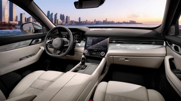 В России начали продавать китайские кроссоверы Lynk & Co 09