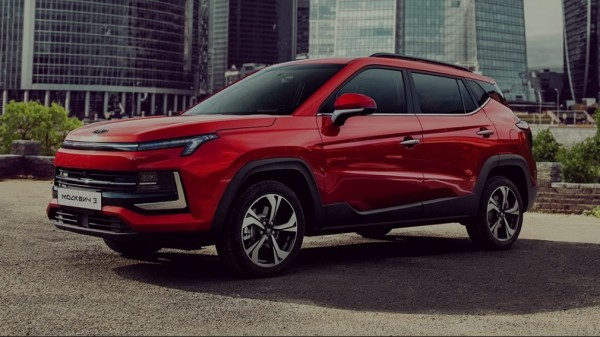 Первые «Москвичи» появились в московских автосалонах