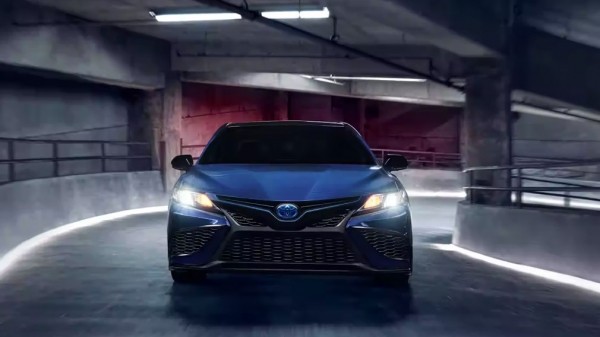 В России появятся новые седаны  Toyota Camry