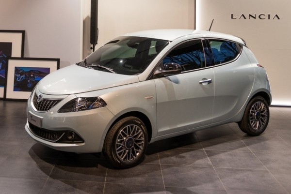 Дайджест дня: улучшенная Lancia Ypsilon, ЗМЗ V8 на конвейере и другие события индустрии Дайджест дня: улучшенная Lancia Ypsilon, ЗМЗ V8 на конвейере и другие события индустрии