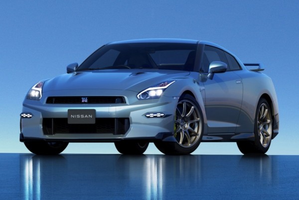 Суперкар Nissan GT-R: вторая смена дизайна за 16 лет