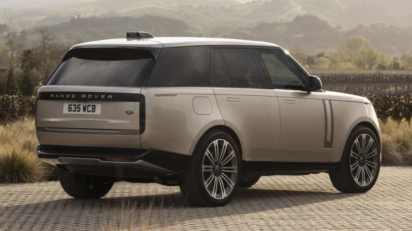 Россияне выбрали главную автомобильную новинку 2022 года