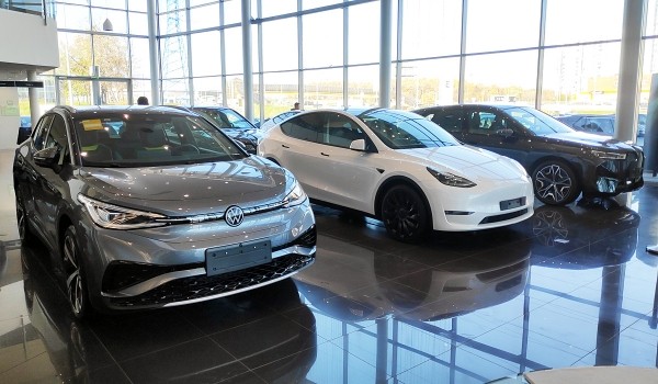 Дайджест дня: автомобиль года в Европе, статистика электромобилей и другие события индустрии Дайджест дня: автомобиль года в Европе, статистика электромобилей и другие события индустрии