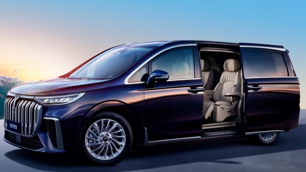 В Россию привезли новые премиальные минивэны Voyah Dreamer В Россию привезли новые премиальные минивэны Voyah Dreamer