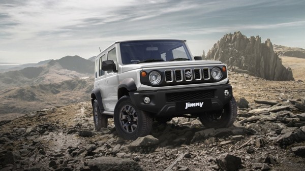 Внедорожник Suzuki Jimny впервые в истории получил пятидверную версию Внедорожник Suzuki Jimny впервые в истории получил пятидверную версию