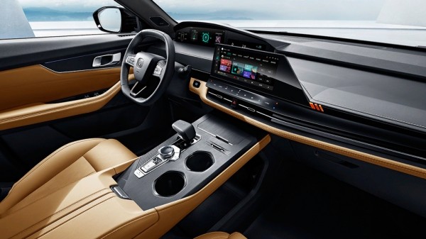 На российском рынке выросла цена на кроссовер Changan UNI-K На российском рынке выросла цена на кроссовер Changan UNI-K