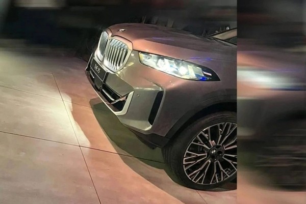 Обновленный BMW X5: уже без камуфляжа
