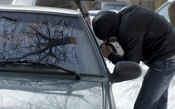 Автоэксперт Андрей Кондрашов предупредил о распространенном способе угона автомашины зимой Автоэксперт Андрей Кондрашов предупредил о распространенном способе угона автомашины зимой