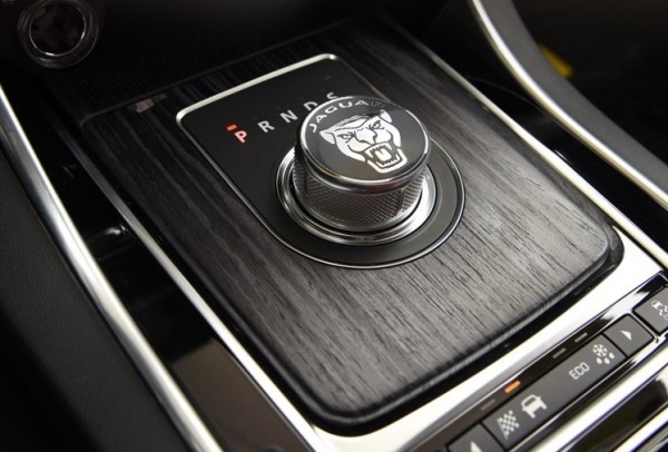 Автоэксперты NJcar объяснили, почему рычаг АКПП заменили электронными кнопками и джойстиками