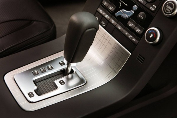 Автоэксперты NJcar озвучили самую распространенную ошибку при парковке автомашины с АКПП