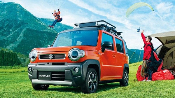 Центральным экспонатом в музее УГМК оказался легендарный спорткар из США Chevrolet Corvette Центральным экспонатом в музее УГМК оказался легендарный спорткар из США Chevrolet Corvette