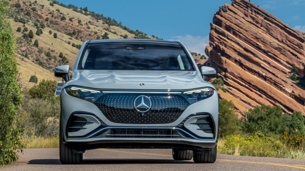В России начались продажи большого электрокроссовера Mercedes-Benz EQS SUV: известны цены В России начались продажи большого электрокроссовера Mercedes-Benz EQS SUV: известны цены