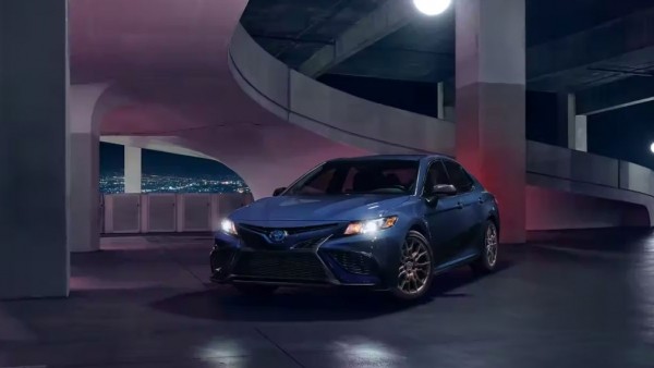 В России появятся новые седаны  Toyota Camry