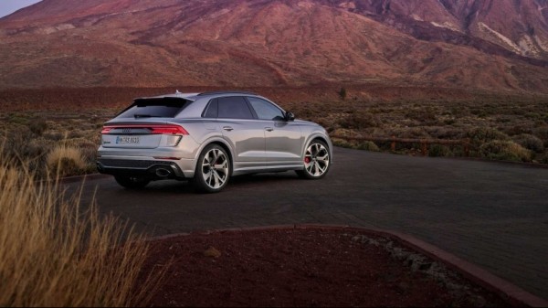 Компания Audi планирует выпустить больше электрических и гибридных кроссоверов спортивной линейки Audi RS