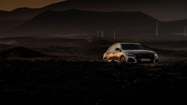 Компания Audi планирует выпустить больше электрических и гибридных кроссоверов спортивной линейки Audi RS