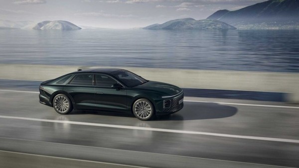 Компания Hyundai предствила седан Hyundai Grandeur в версии для Дарта Вейдера Компания Hyundai предствила седан Hyundai Grandeur в версии для Дарта Вейдера