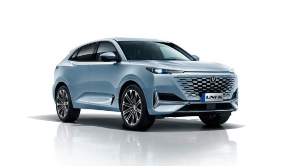 Кроссовер Changan UNI-K на рынке РФ подорожал на 120 тыс. рублей Кроссовер Changan UNI-K на рынке РФ подорожал на 120 тыс. рублей