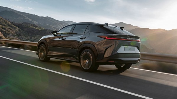 Новые электрические кроссоверы Lexus RZ стали доступны для приобретения в России в январе 2023 года Новые электрические кроссоверы Lexus RZ стали доступны для приобретения в России в январе 2023 года