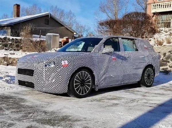 Появились шпионские снимки люксового кроссовера Huawei Aito M9