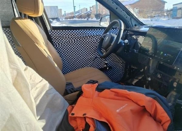 Появились шпионские снимки люксового кроссовера Huawei Aito M9