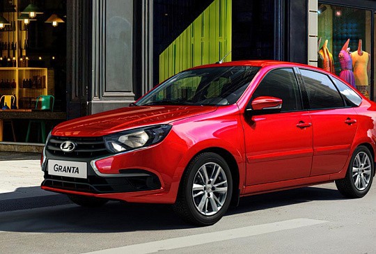 Продажи новых автомашин в Санкт-Петербурге сократились на 36% в декабре 2022 года