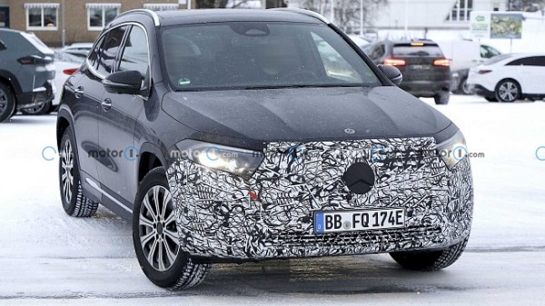 Продажи новых легковых автомашин в РФ сократились на 59% по итогам 2022 года