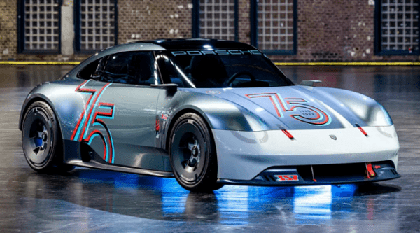 У Porsche возникли проблемы с началом продаж раллийного Porsche 911 Dakar 