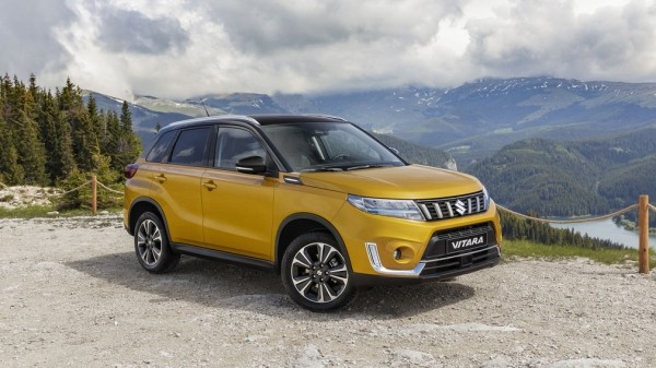 В России начал продаваться гибридный кроссовер Suzuki Vitara стоимость в 2,9 млн рублей