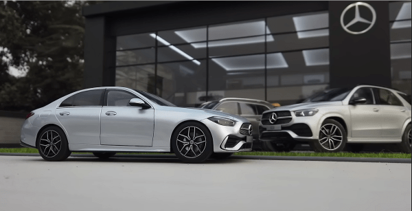 В Сети представлен реалистичный дилерский центр Mercedes-Benz в масштабе 1:18 В Сети представлен реалистичный дилерский центр Mercedes-Benz в масштабе 1:18