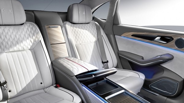 В РФ начали продавать китайский седан Hongqi H9+ за 19 млн рублей В РФ начали продавать китайский седан Hongqi H9+ за 19 млн рублей