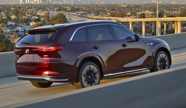 Представлен трехрядный кроссовер Mazda CX-90 Представлен трехрядный кроссовер Mazda CX-90